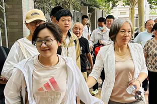 科尔：我们一直打11人轮换 但若要增加TJD时间就很可能打10人轮换